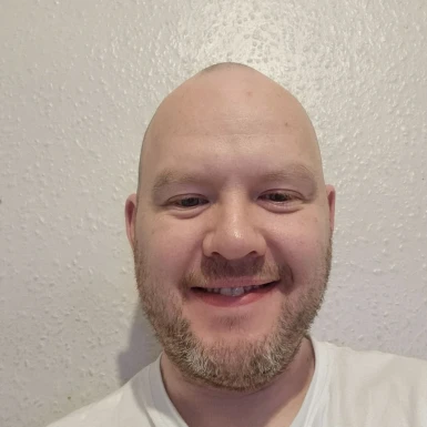 <span>John, 39</span>&nbsp;<span style='width: 25px; height: 16px; float: right; background-image: url(/bitmaps/flags_small/UK.PNG)'>&nbsp;</span><br><span>Manchester, Reino Unido</span>&nbsp;<input type='button' class='joinbtn' style='float: right' value='JOIN NOW' />