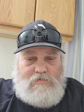 <span>Michael, 59</span>&nbsp;<span style='width: 25px; height: 16px; float: right; background-image: url(/bitmaps/flags_small/US.PNG)'>&nbsp;</span><br><span>Vista, Estados Unidos de América</span>&nbsp;<input type='button' class='joinbtn' style='float: right' value='JOIN NOW' />