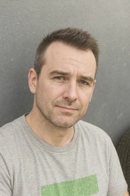 <span>Mal, 47</span>&nbsp;<span style='width: 25px; height: 16px; float: right; background-image: url(/bitmaps/flags_small/AU.PNG)'>&nbsp;</span><br><span>Sydney, Australie</span>&nbsp;<input type='button' class='joinbtn' style='float: right' value='JOIN NOW' />