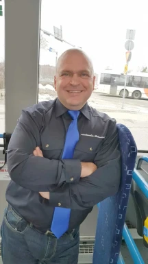 <span>Arska, 45</span>&nbsp;<span style='width: 25px; height: 16px; float: right; background-image: url(/bitmaps/flags_small/FI.PNG)'>&nbsp;</span><br><span>Helsinki, Finlândia</span>&nbsp;<input type='button' class='joinbtn' style='float: right' value='JOIN NOW' />