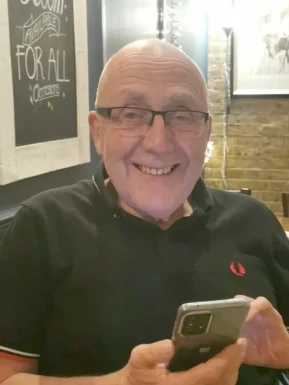 English men looking for love