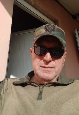 <span>Chris, 69</span> <span style='width: 25px; height: 16px; float: right; background-image: url(/bitmaps/flags_small/GR.PNG)'> </span><br><span>Ioannina, Greece</span> <input type='button' class='joinbtn' style='float: right' value='JOIN NOW' />