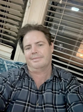 <span>Ronnie, 46</span>&nbsp;<span style='width: 25px; height: 16px; float: right; background-image: url(/bitmaps/flags_small/AU.PNG)'>&nbsp;</span><br><span>Melbourne, 澳大利亚</span>&nbsp;<input type='button' class='joinbtn' style='float: right' value='JOIN NOW' />