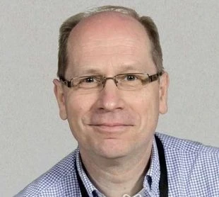 <span>Tom, 55</span> <span style='width: 25px; height: 16px; float: right; background-image: url(/bitmaps/flags_small/ES.PNG)'> </span><br><span>Alicante, Spanien</span> <input type='button' class='joinbtn' style='float: right' value='JOIN NOW' />