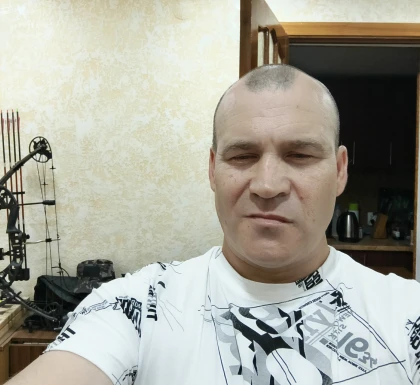 <span>Aleksandr, 48</span>&nbsp;<span style='width: 25px; height: 16px; float: right; background-image: url(/bitmaps/flags_small/RU.PNG)'>&nbsp;</span><br><span>Туапсе, Rusia</span>&nbsp;<input type='button' class='joinbtn' style='float: right' value='JOIN NOW' />