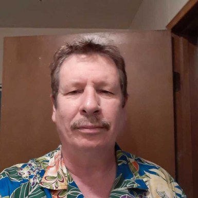 <span>Robert, 64</span> <span style='width: 25px; height: 16px; float: right; background-image: url(/bitmaps/flags_small/US.PNG)'> </span><br><span>San Francis, USA</span> <input type='button' class='joinbtn' style='float: right' value='JOIN NOW' />