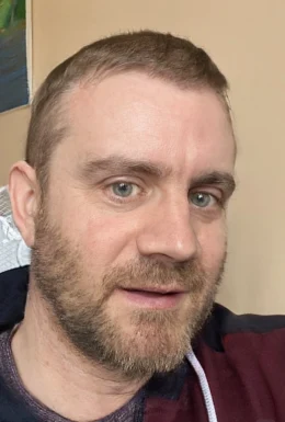 <span>Tony, 49</span>&nbsp;<span style='width: 25px; height: 16px; float: right; background-image: url(/bitmaps/flags_small/UK.PNG)'>&nbsp;</span><br><span>Manchester, 英国</span>&nbsp;<input type='button' class='joinbtn' style='float: right' value='JOIN NOW' />