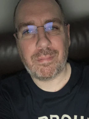 English men looking for love